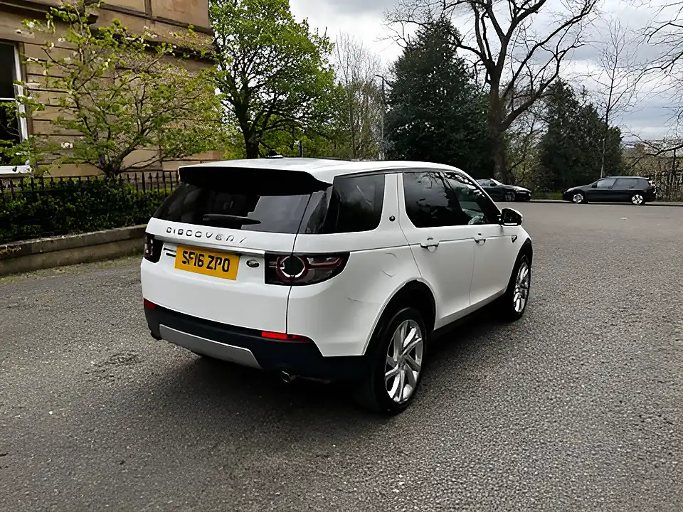 Used 2016 Land Rover Discovery Sport Hse Luxury White - Interior and Exterior details 7