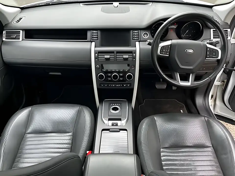Used 2016 Land Rover Discovery Sport Hse Luxury White - Interior and Exterior details 9
