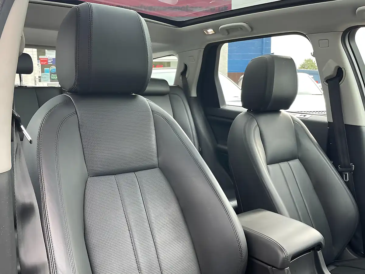 Used 2016 Land Rover Discovery Sport Hse Red - Interior and Exterior details 11