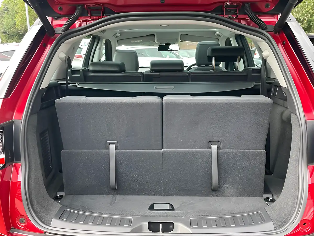 Used 2016 Land Rover Discovery Sport Hse Red - Interior and Exterior details 12