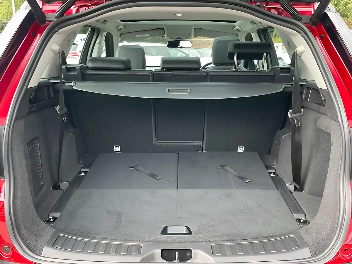 Used 2016 Land Rover Discovery Sport Hse Red - Interior and Exterior details 13
