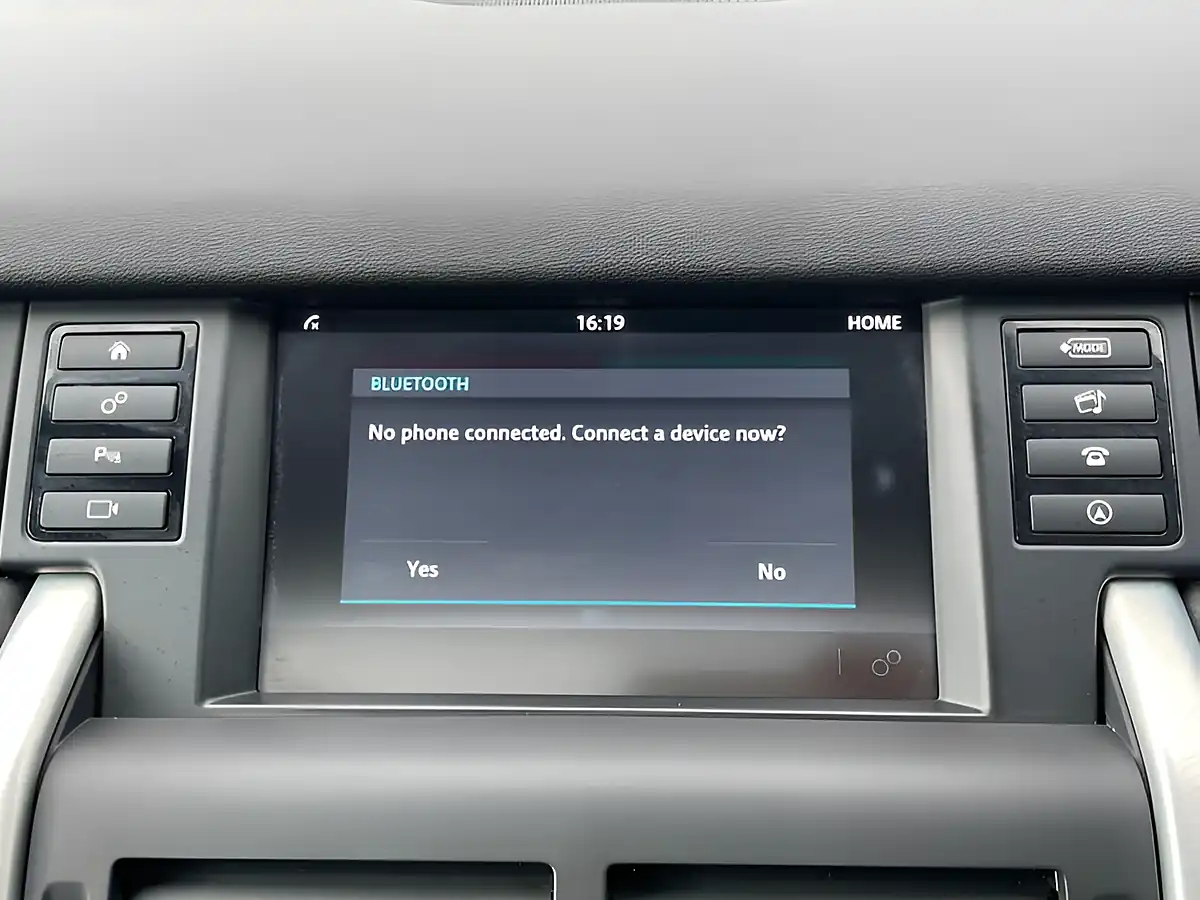 Used 2016 Land Rover Discovery Sport Hse Red - Interior and Exterior details 17