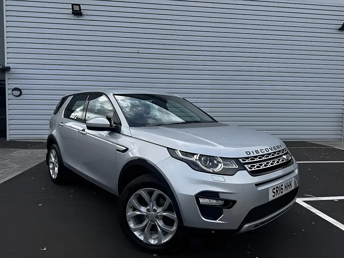 Used 2016 Land Rover Discovery Sport Hse Silver - Front View
