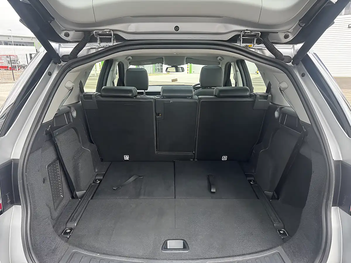 Used 2016 Land Rover Discovery Sport Hse Silver - Interior and Exterior details 10