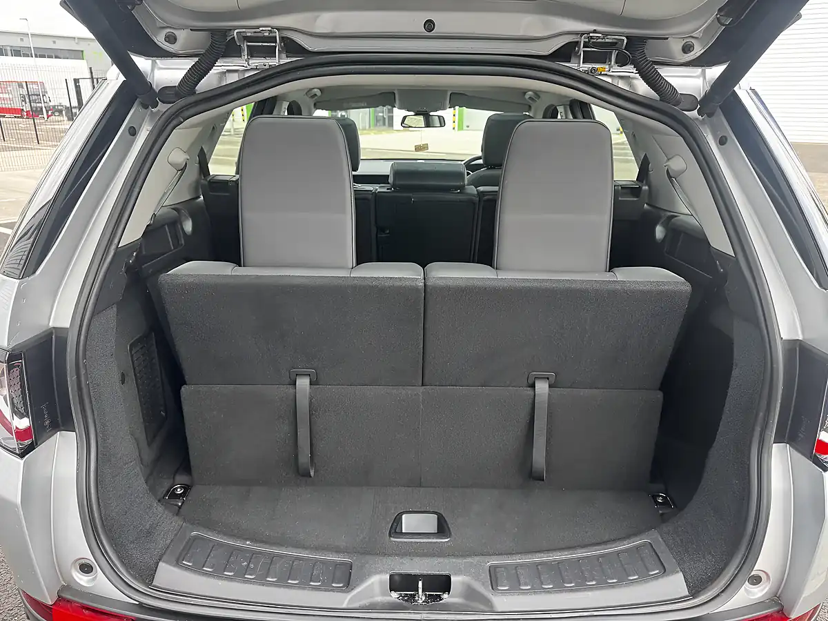 Used 2016 Land Rover Discovery Sport Hse Silver - Interior and Exterior details 11