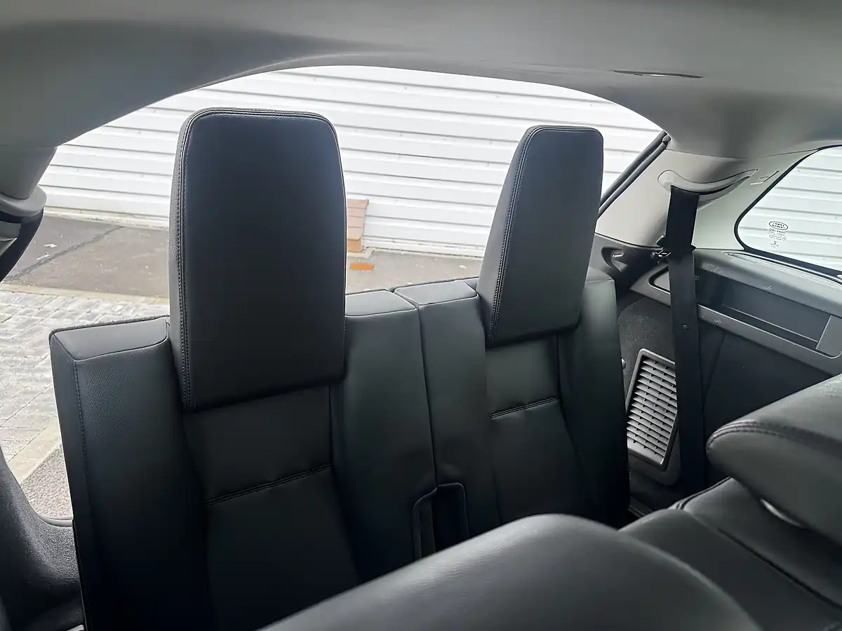 Used 2016 Land Rover Discovery Sport Hse Silver - Interior and Exterior details 13