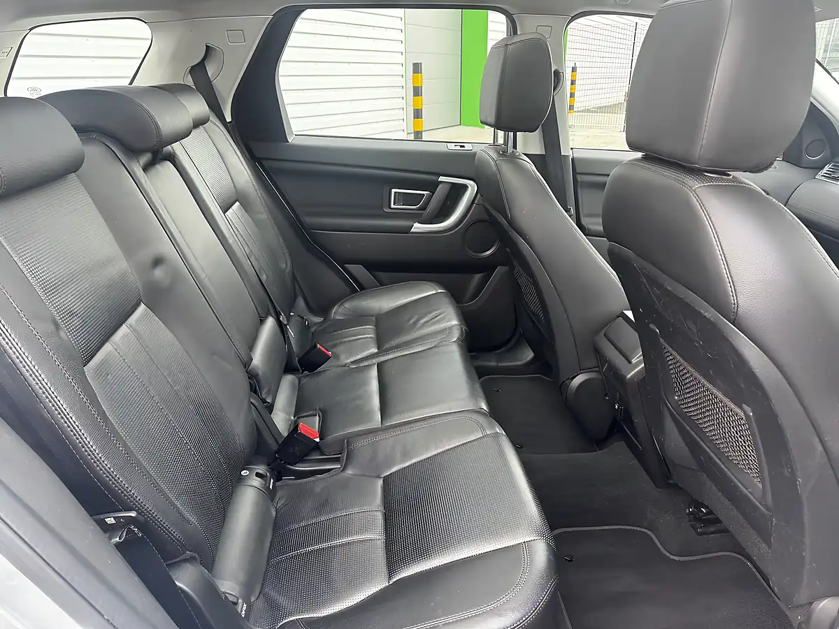 Used 2016 Land Rover Discovery Sport Hse Silver - Interior and Exterior details 14