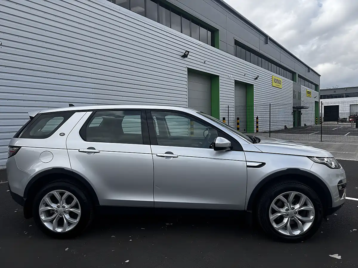 Used 2016 Land Rover Discovery Sport Hse Silver - Interior and Exterior details 6