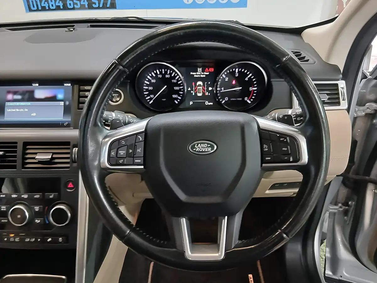 Used 2016 Land Rover Discovery Sport Hse Silver - Interior and Exterior details 14