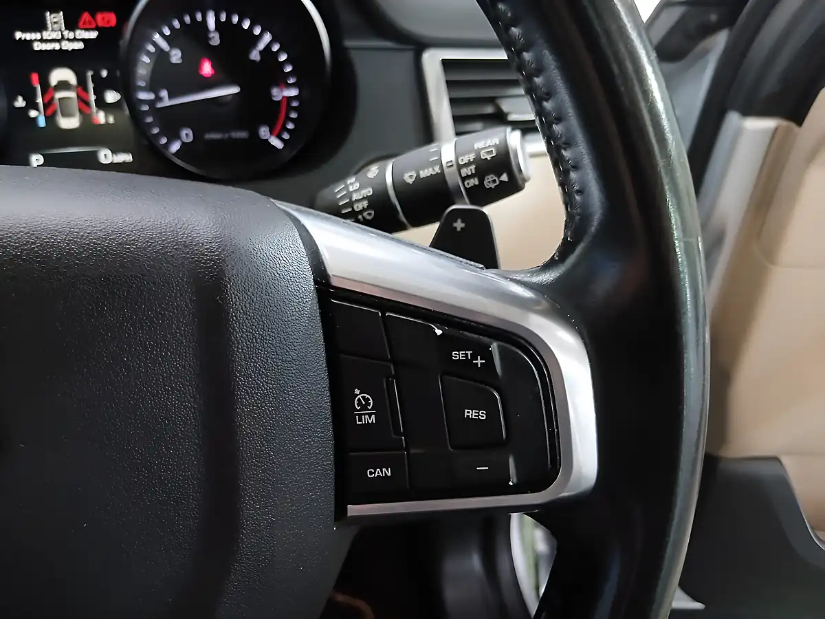 Used 2016 Land Rover Discovery Sport Hse Silver - Interior and Exterior details 16