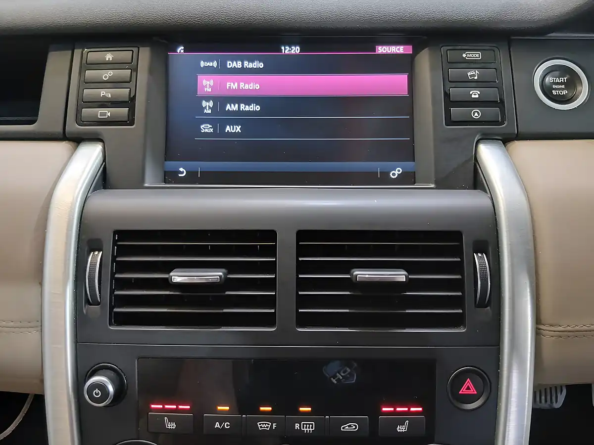 Used 2016 Land Rover Discovery Sport Hse Silver - Interior and Exterior details 17