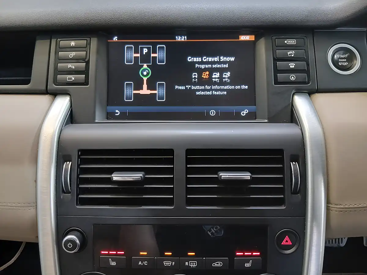 Used 2016 Land Rover Discovery Sport Hse Silver - Interior and Exterior details 18