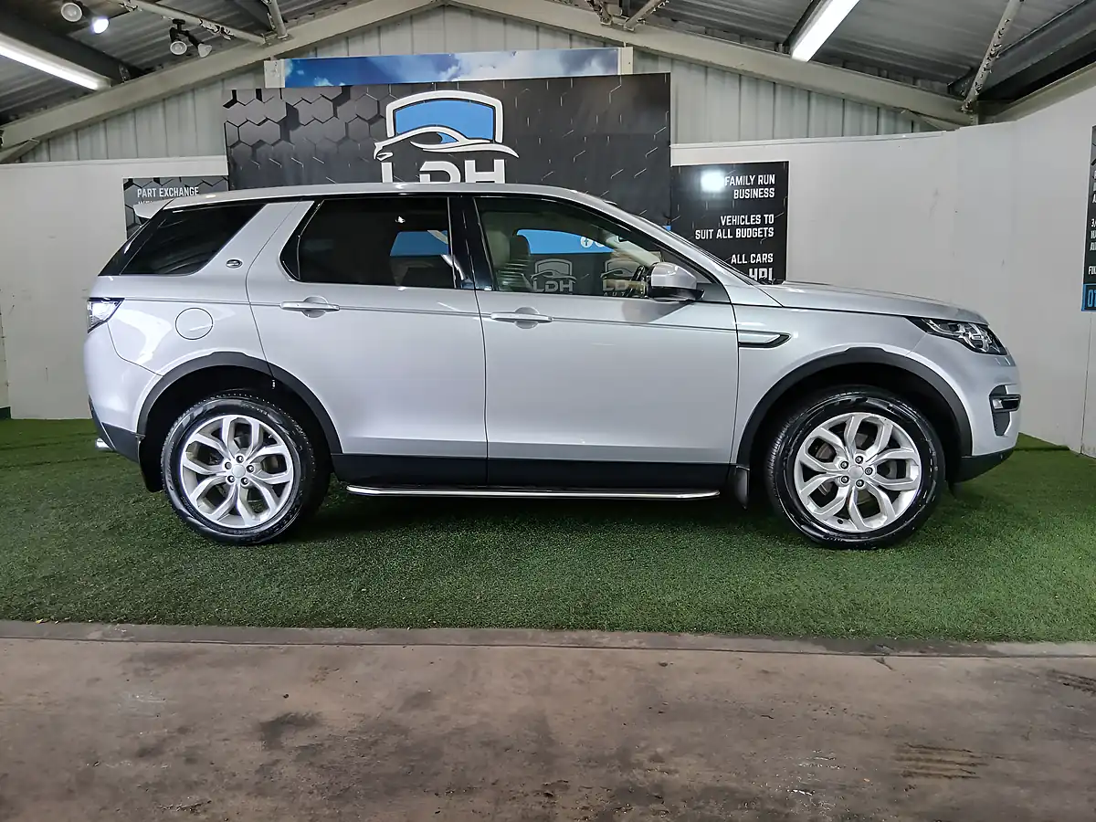 Used 2016 Land Rover Discovery Sport Hse Silver - Interior and Exterior details 2