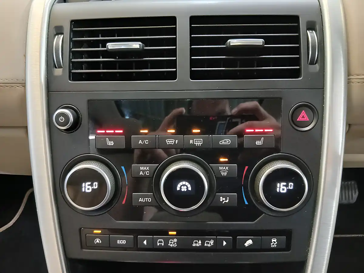 Used 2016 Land Rover Discovery Sport Hse Silver - Interior and Exterior details 20