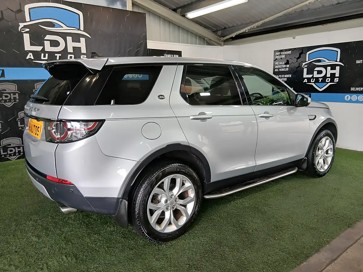 Used 2016 Land Rover Discovery Sport Hse Silver - Interior and Exterior details 3