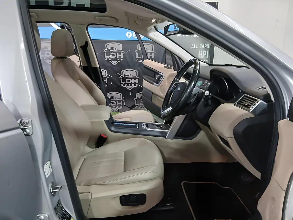Used 2016 Land Rover Discovery Sport Hse Silver - Interior and Exterior details 9