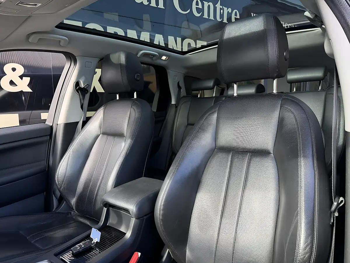 Used 2016 Land Rover Discovery Sport Hse White - Interior and Exterior details 5