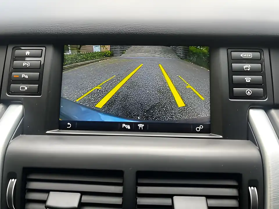 Used 2016 Land Rover Discovery Sport Luxury Hse Grey - Interior and Exterior details 10