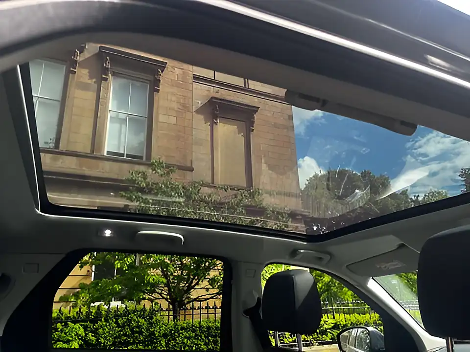 Used 2016 Land Rover Discovery Sport Luxury Hse Grey - Interior and Exterior details 8