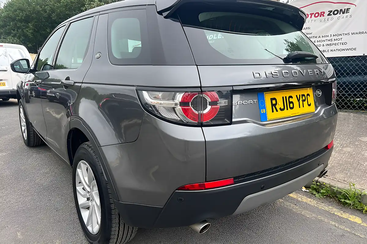 Used 2016 Land Rover Discovery Sport Se Silver - Interior and Exterior details 12