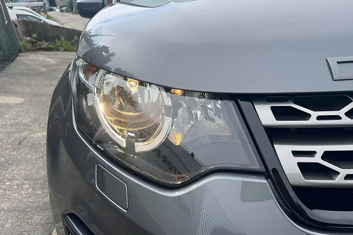Used 2016 Land Rover Discovery Sport Se Silver - Interior and Exterior details 15