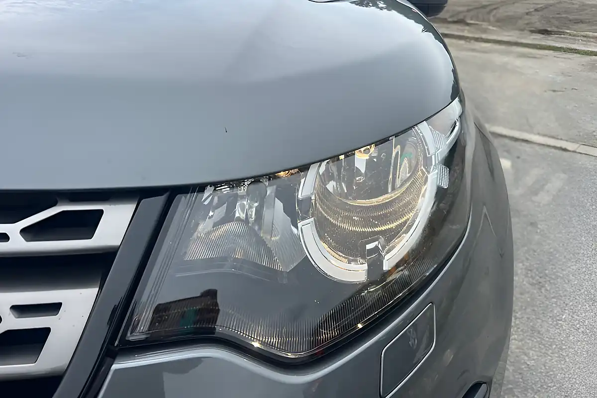 Used 2016 Land Rover Discovery Sport Se Silver - Interior and Exterior details 16
