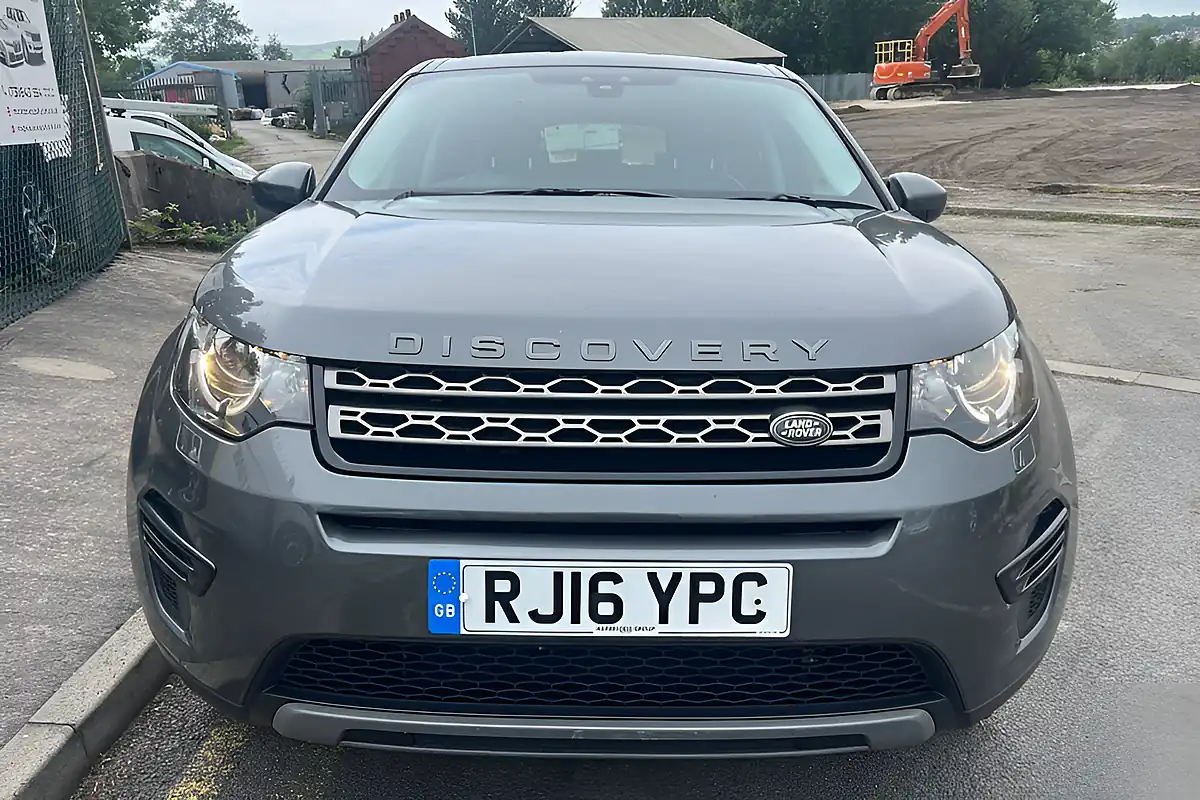 Used 2016 Land Rover Discovery Sport Se Silver - Interior and Exterior details 2