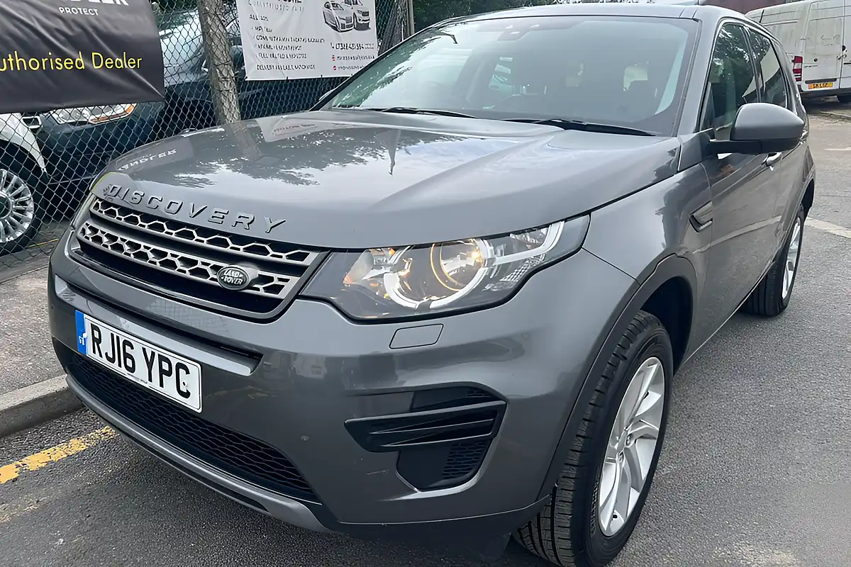 Used 2016 Land Rover Discovery Sport Se Silver - Interior and Exterior details 3