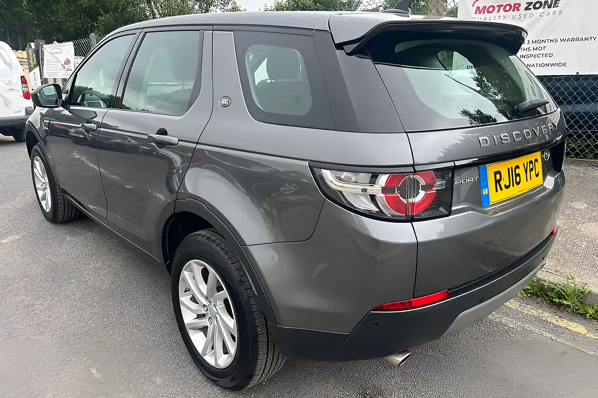 Used 2016 Land Rover Discovery Sport Se Silver - Interior and Exterior details 8