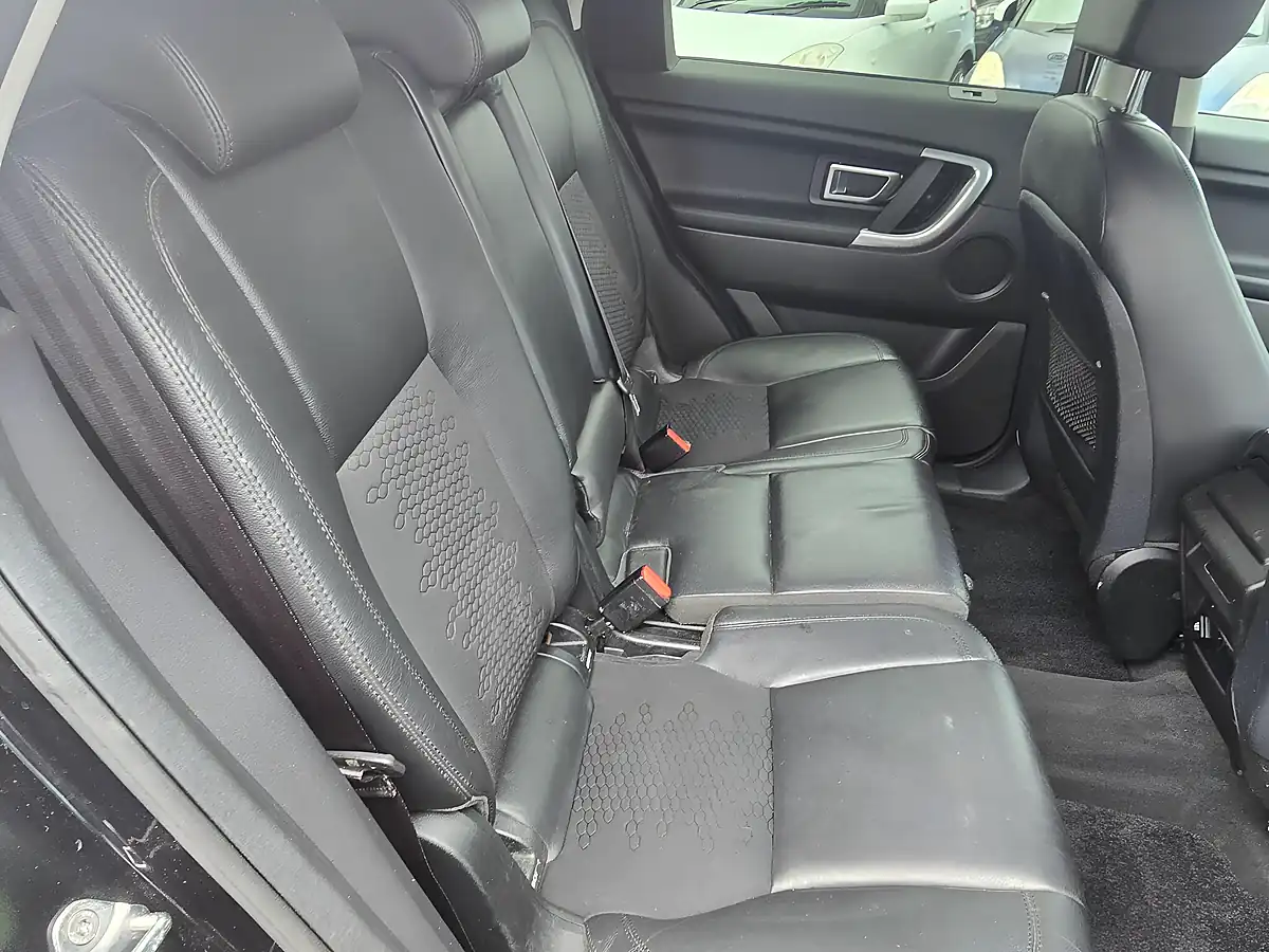 Used 2016 Land Rover Discovery Sport Se Tech Black - Interior and Exterior details 12