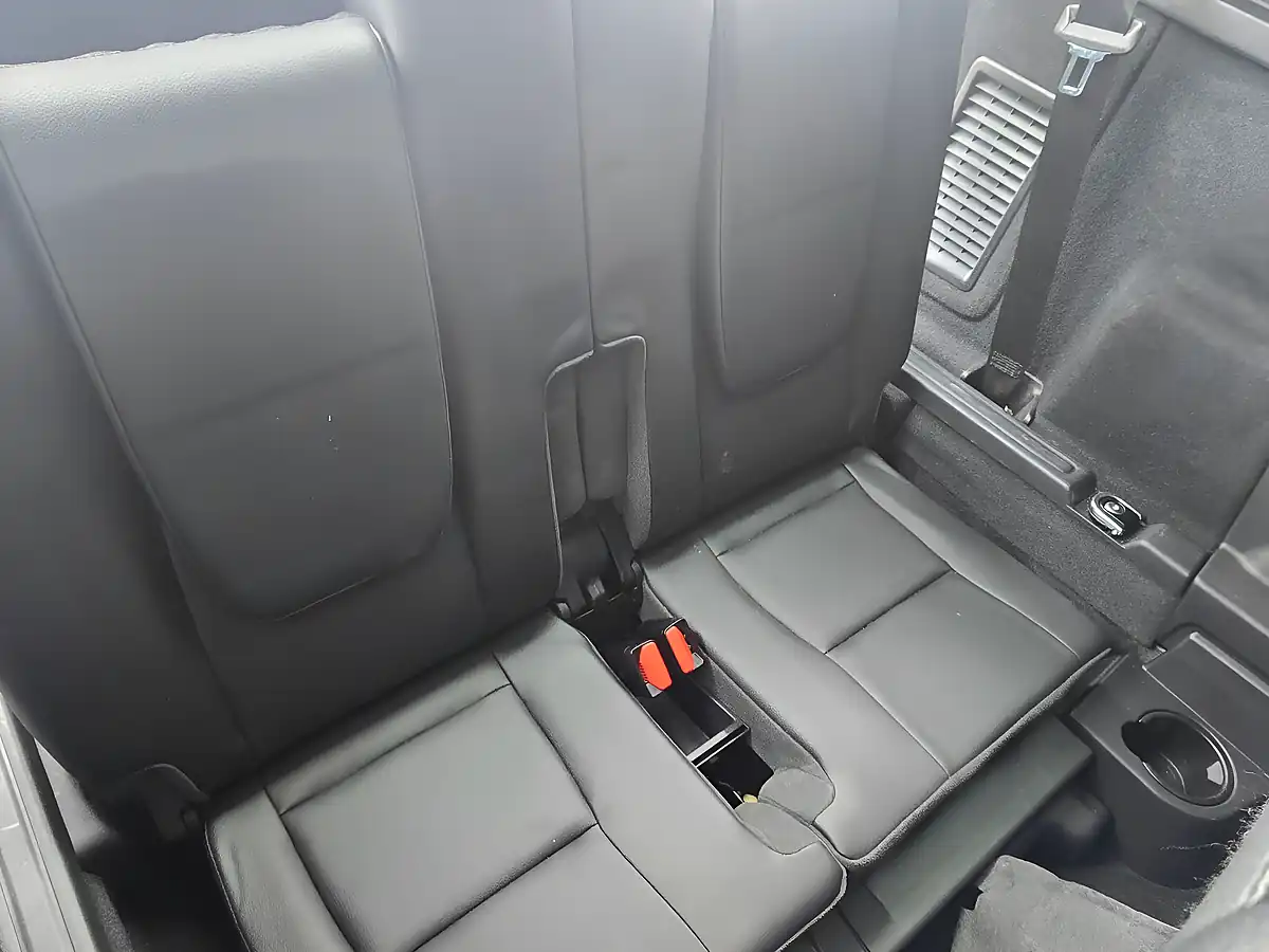 Used 2016 Land Rover Discovery Sport Se Tech Black - Interior and Exterior details 13