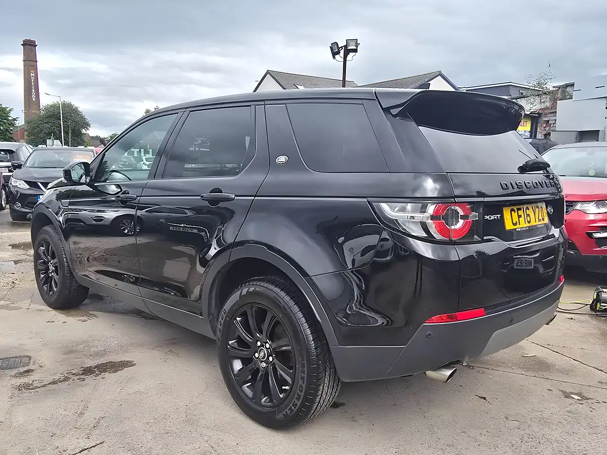 Used 2016 Land Rover Discovery Sport Se Tech Black - Interior and Exterior details 5