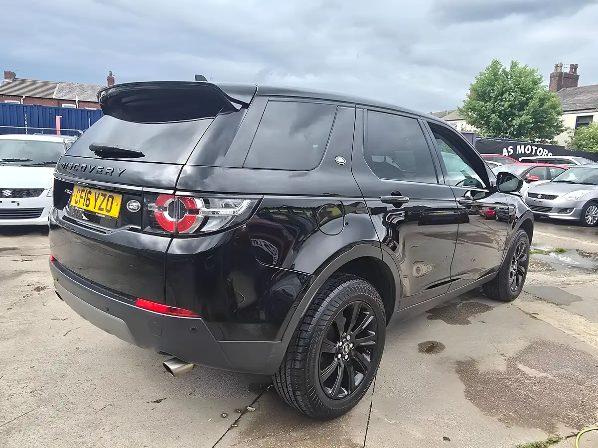 Used 2016 Land Rover Discovery Sport Se Tech Black - Interior and Exterior details 7