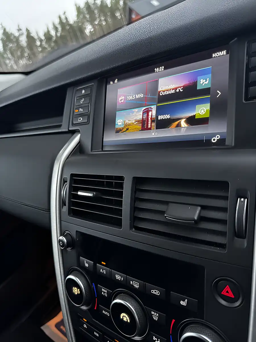 Used 2016 Land Rover Discovery Sport Se Tech Corris Grey - Interior and Exterior details 10
