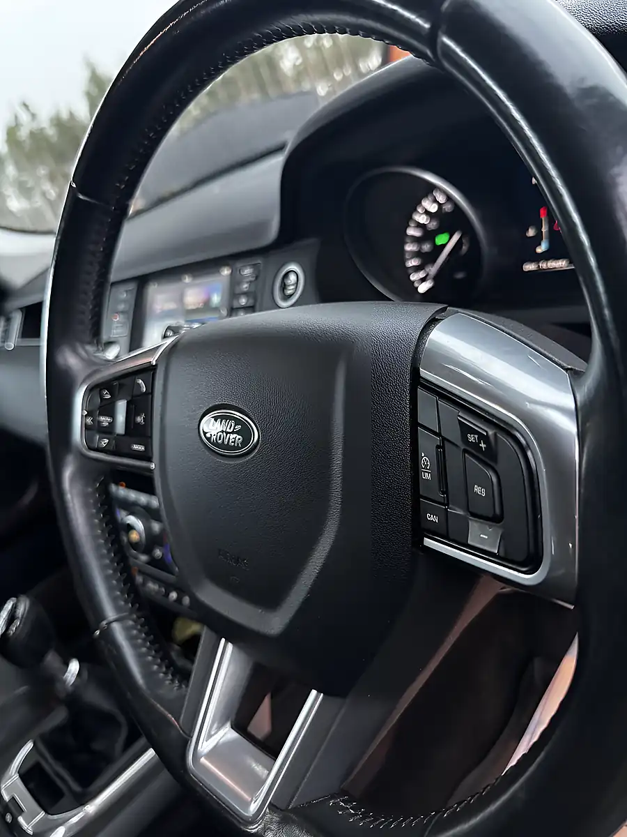 Used 2016 Land Rover Discovery Sport Se Tech Corris Grey - Interior and Exterior details 11