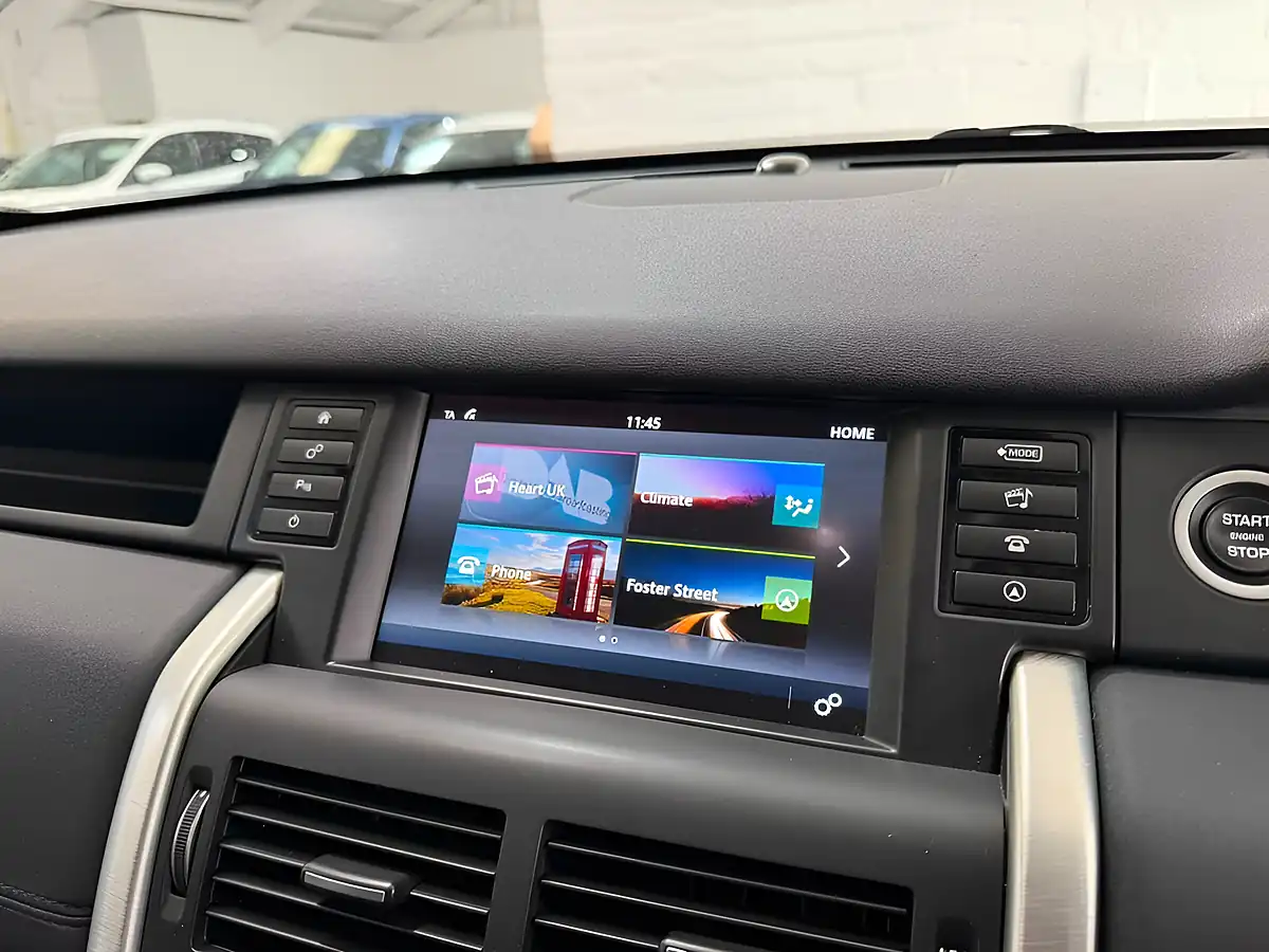 Used 2016 Land Rover Discovery Sport Se Tech Green - Interior and Exterior details 10