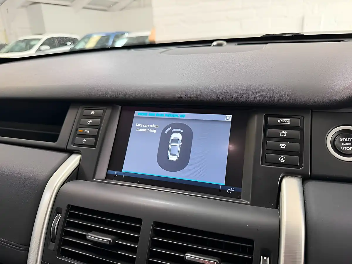 Used 2016 Land Rover Discovery Sport Se Tech Green - Interior and Exterior details 11
