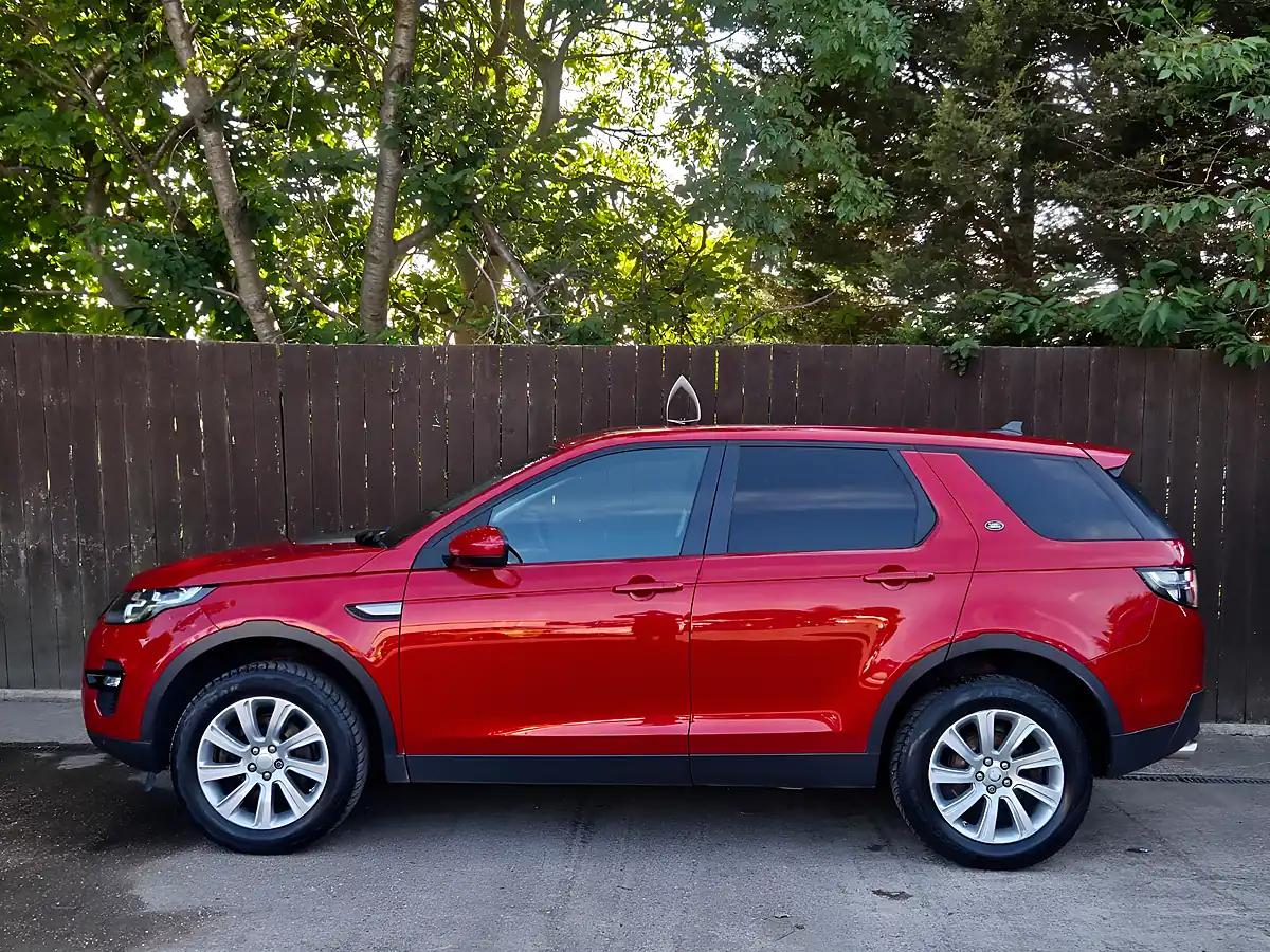 Used 2016 Land Rover Discovery Sport Se Tech Red - Interior and Exterior details 5