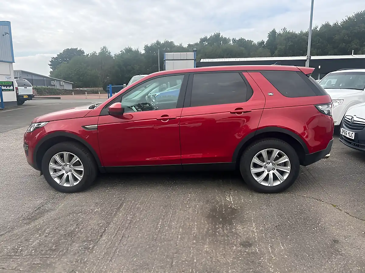 Used 2016 Land Rover Discovery Sport Se Tech Red - Interior and Exterior details 11