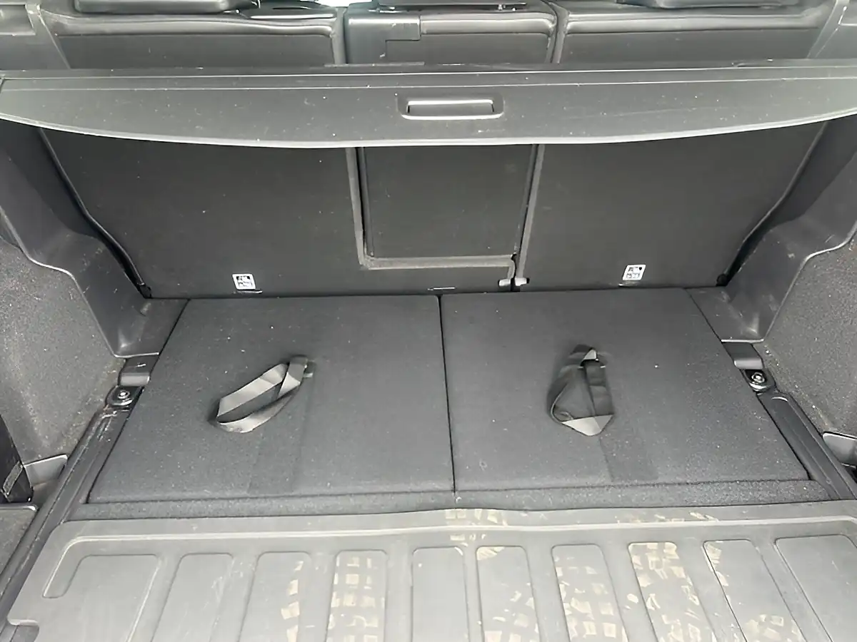 Used 2016 Land Rover Discovery Sport Se Tech Red - Interior and Exterior details 12