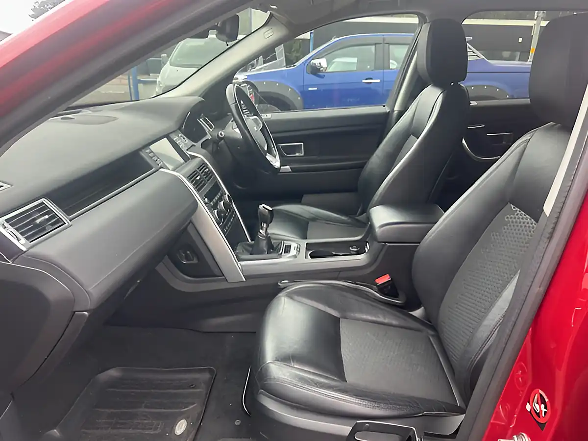 Used 2016 Land Rover Discovery Sport Se Tech Red - Interior and Exterior details 3