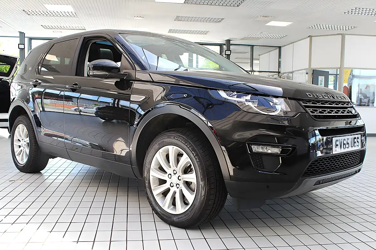 Used 2016 Land Rover Discovery Sport Se Tech Santorini Black - Interior and Exterior details 10