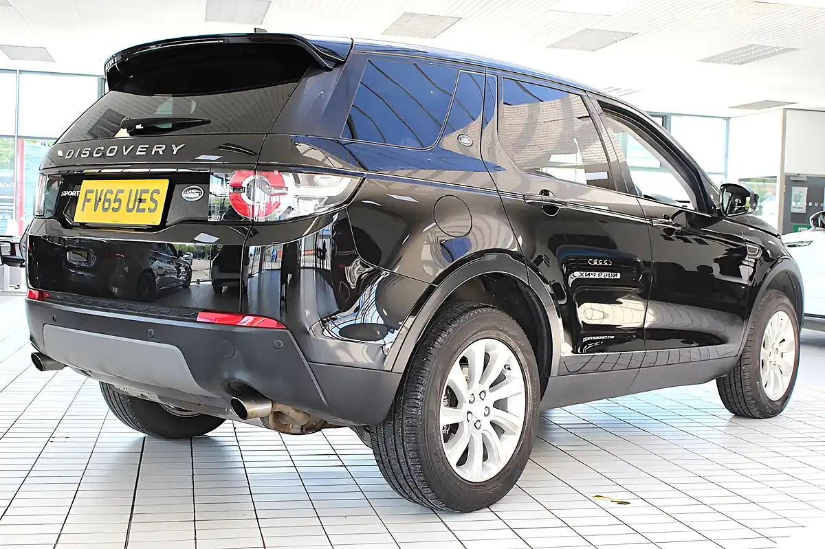 Used 2016 Land Rover Discovery Sport Se Tech Santorini Black - Interior and Exterior details 13