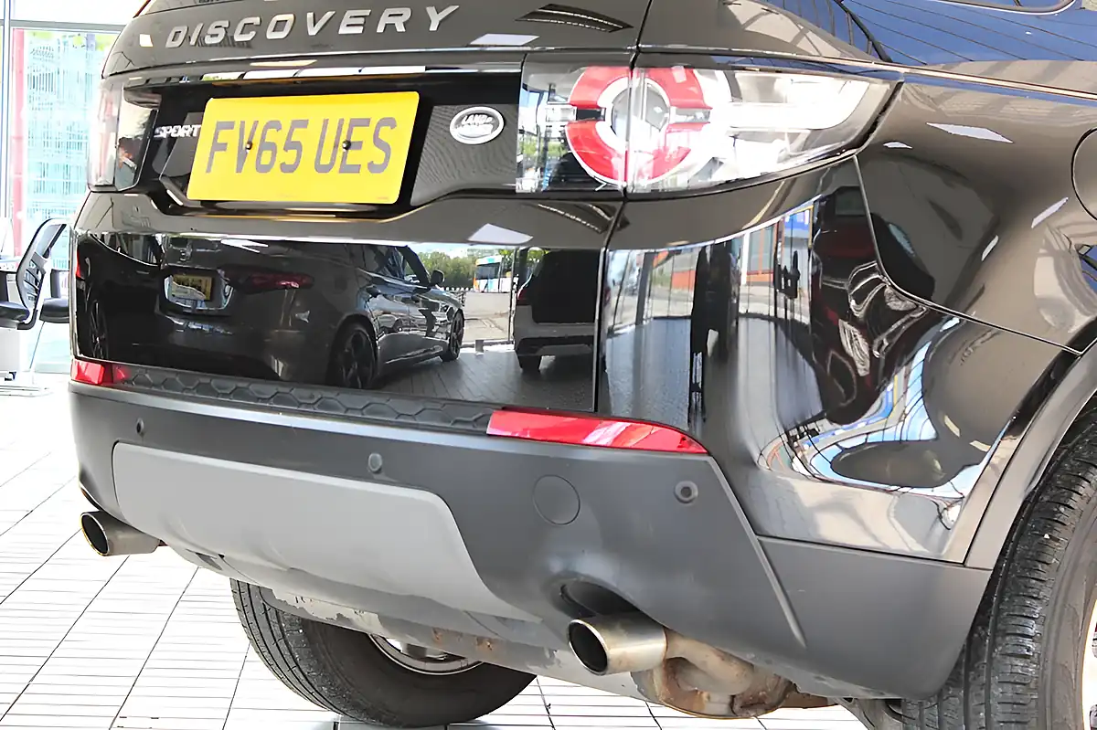 Used 2016 Land Rover Discovery Sport Se Tech Santorini Black - Interior and Exterior details 14
