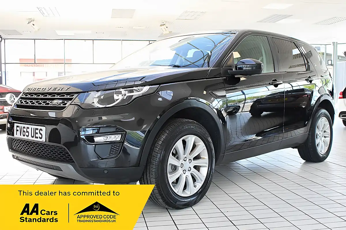 Used 2016 Land Rover Discovery Sport Se Tech Santorini Black - Interior and Exterior details 2