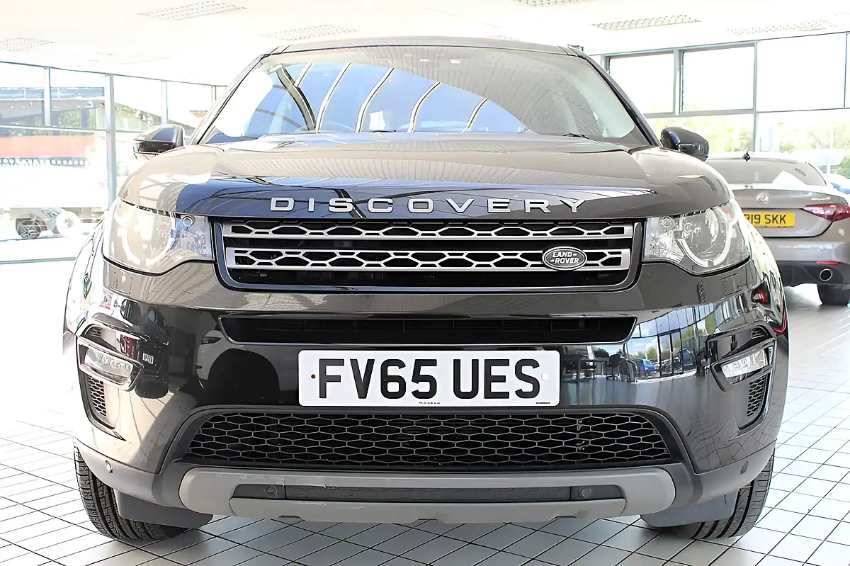 Used 2016 Land Rover Discovery Sport Se Tech Santorini Black - Interior and Exterior details 7