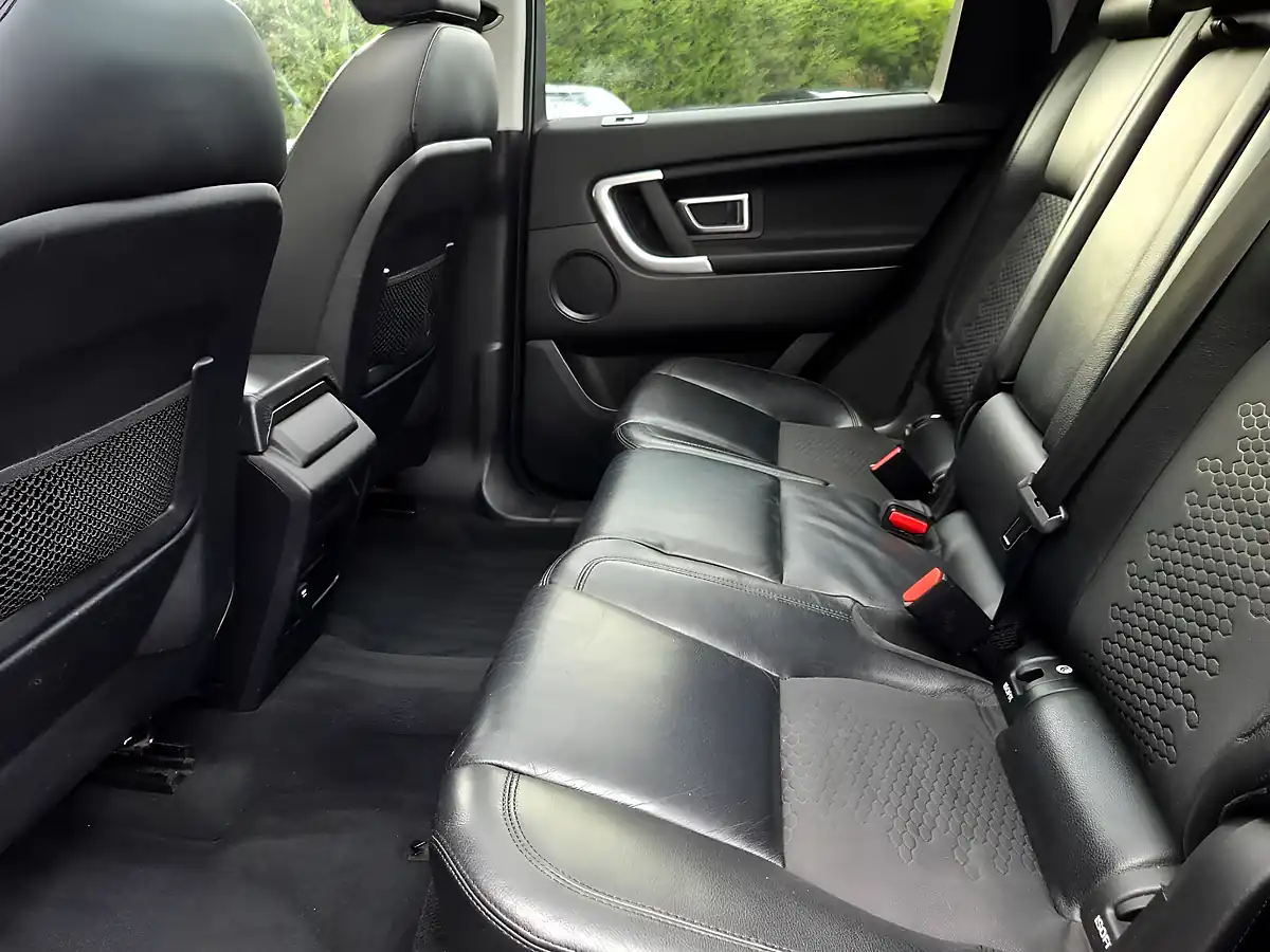Used 2016 Land Rover Discovery Sport Se Tech Scotia Grey - Interior and Exterior details 10