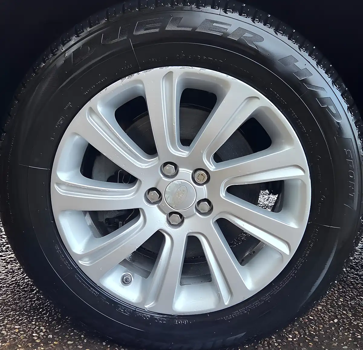Used 2016 Land Rover Discovery Sport Se Tech Scotia Grey - Interior and Exterior details 13