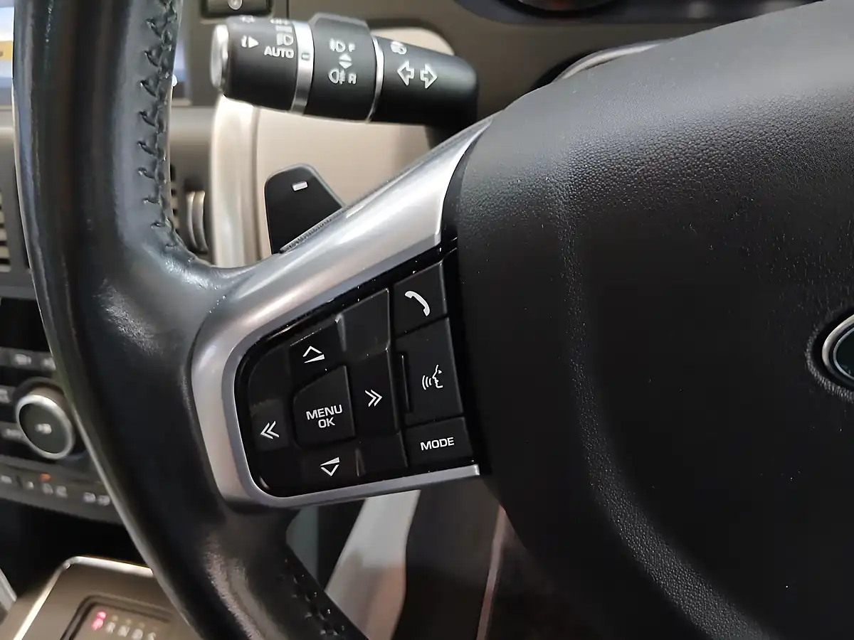 Used 2016 Land Rover Discovery Sport Se Tech White - Interior and Exterior details 10