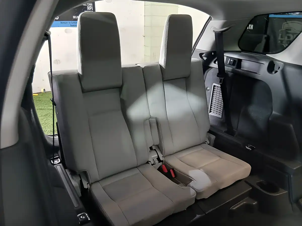 Used 2016 Land Rover Discovery Sport Se Tech White - Interior and Exterior details 19